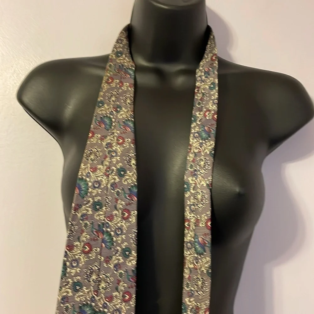 Christian Dior Monsieur Gray Peacock Floral Design Silk Made in Italy Necktie
